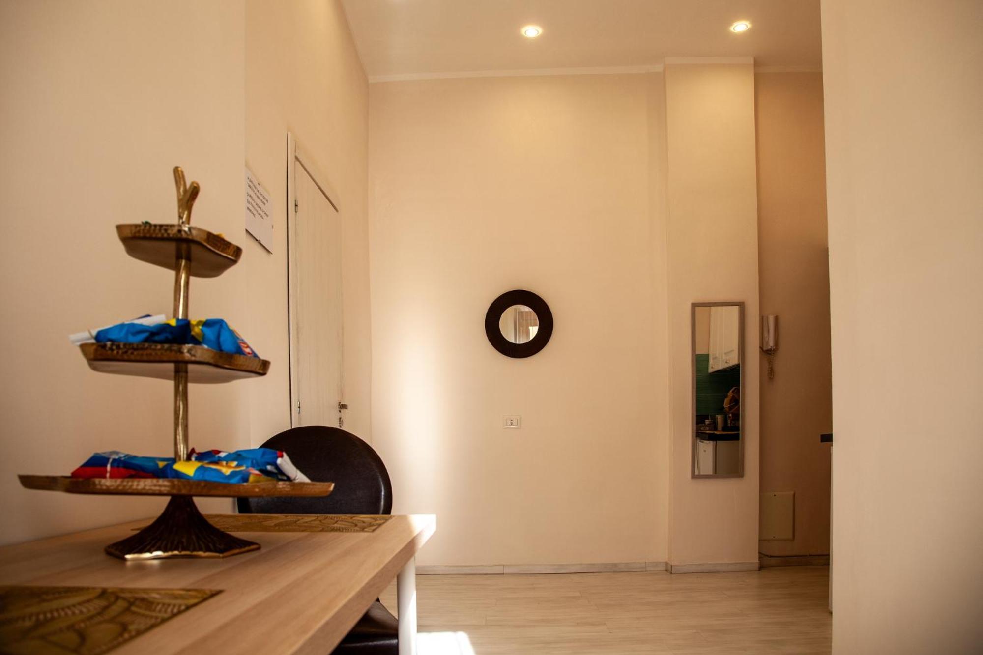 Airport Luxury Rooms Naples Exterior photo